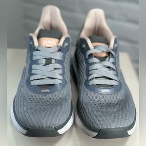 Women’s Gravity Defyer HybridEX walking shoes. Gray. Size 10.